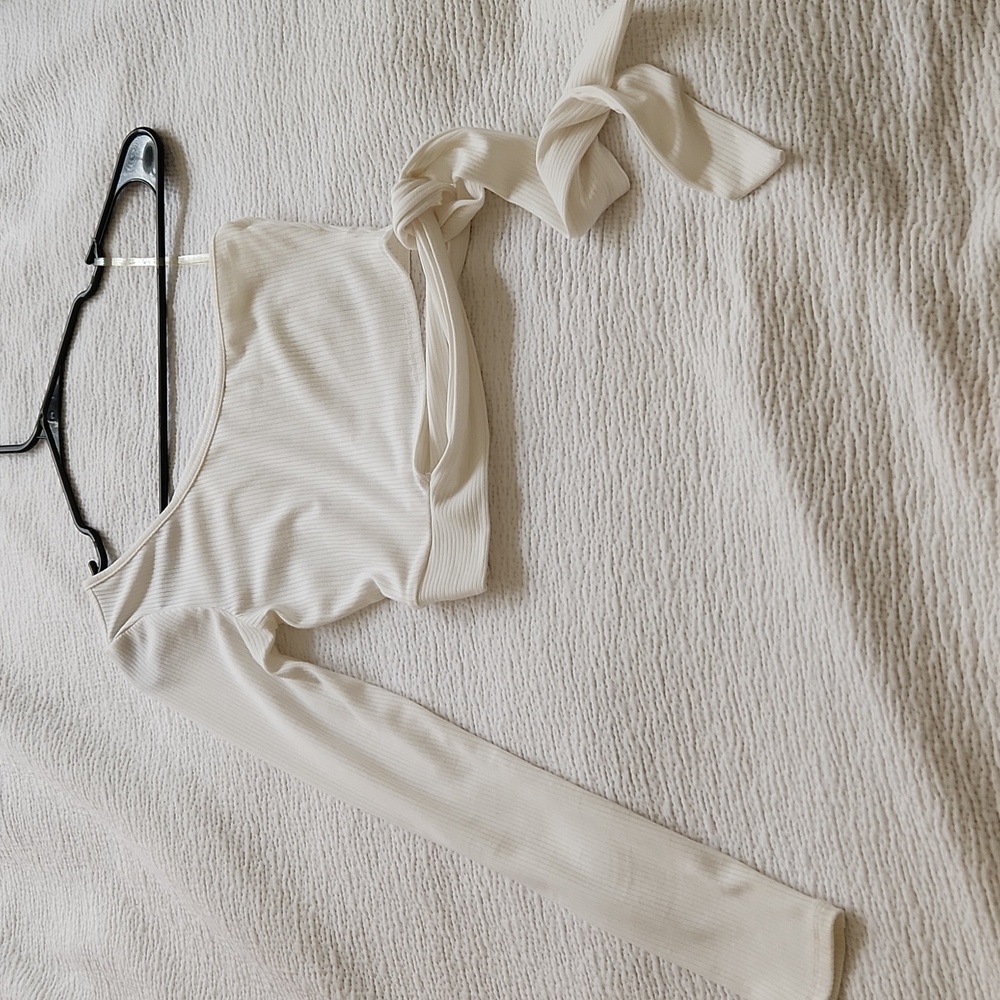 One shoulder tie waist crop top